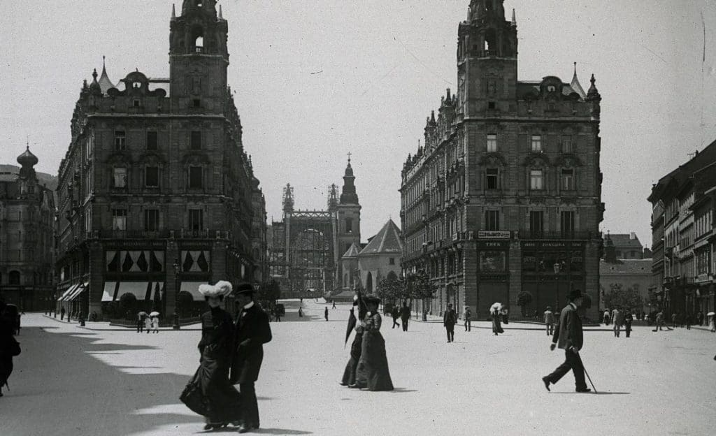 How Budapest Dreams and Reconstructs Its Past