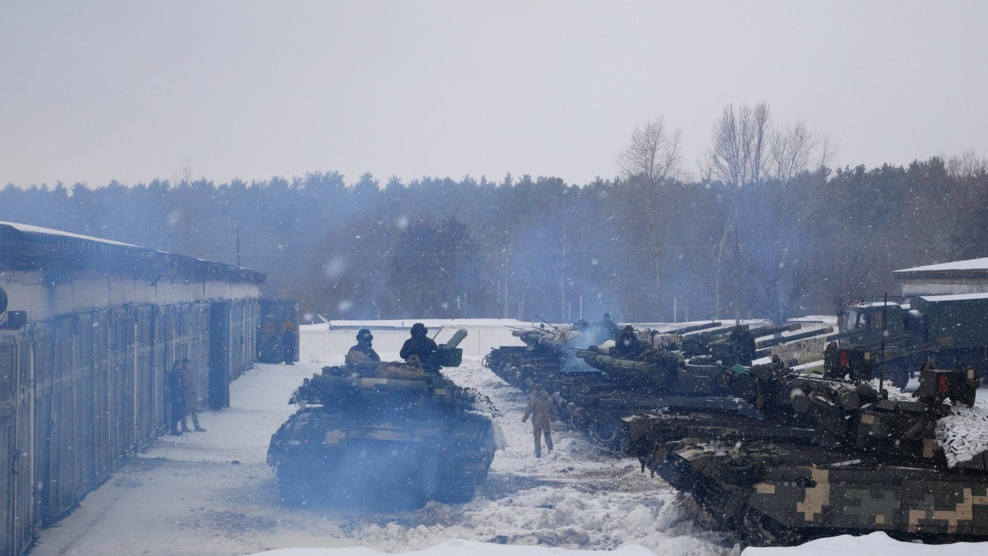Kharkiv,,Ukraine,-,January,,31,,2022:,Tanks,With,Tankers,Turn