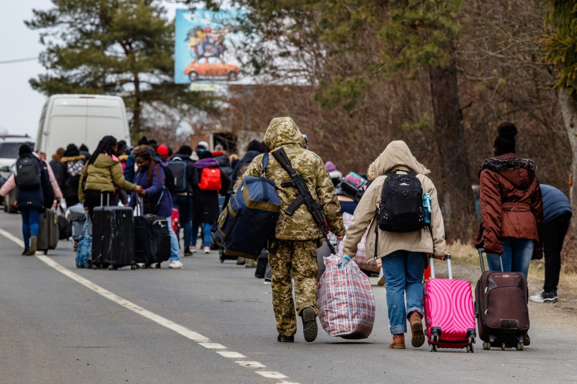 Uzhhorod,,Ukraine,-,February,26,,2022:,Ukrainian,Border,Guard,Helps