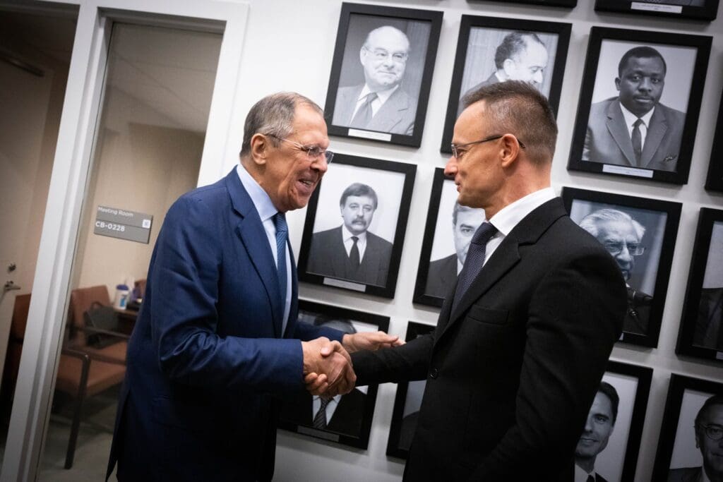 Hungarian Foreign Minister Meets Russian Counterpart