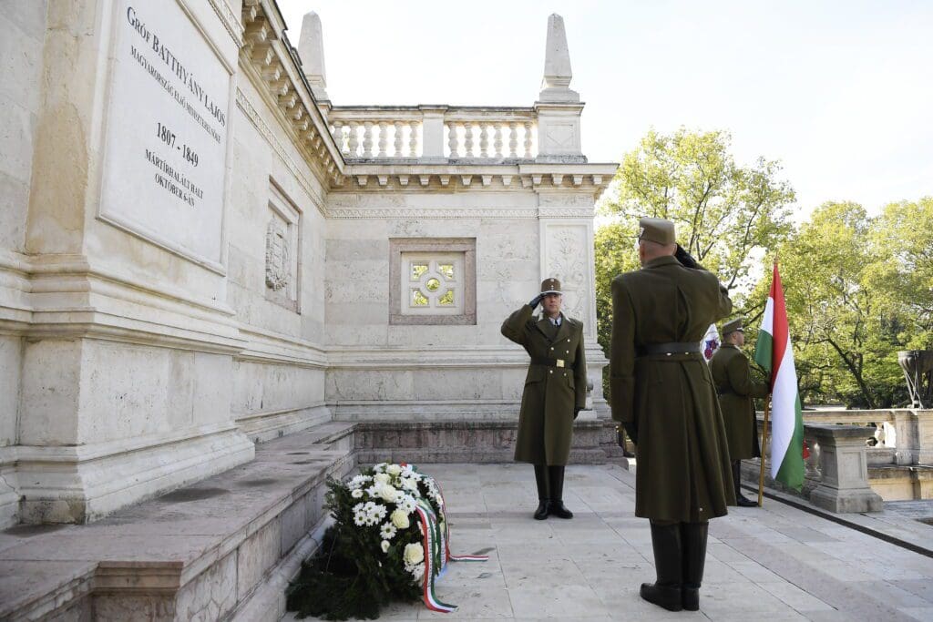 Tribute to the Memory of the Thirteen Martyrs of Arad