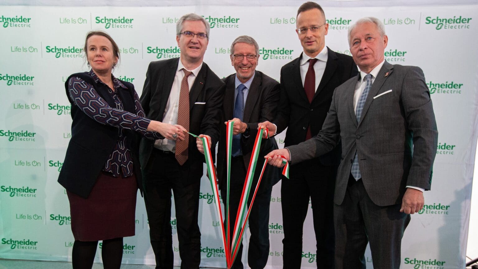 French Investment Creates 500 New Jobs in Hungary