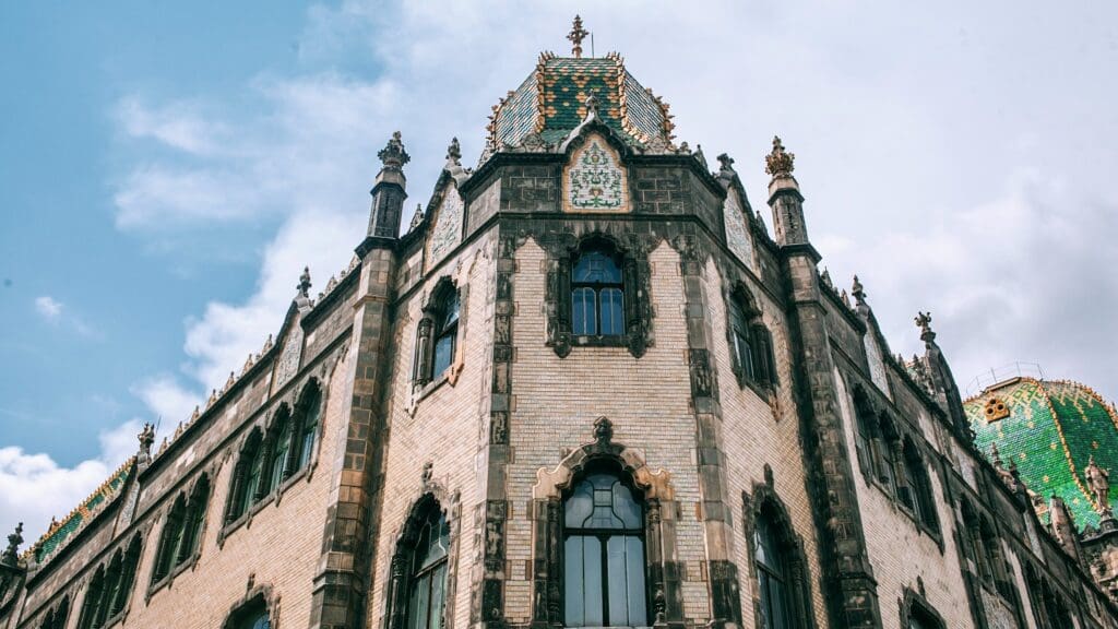 Discovering the Magnificent Art Nouveau: Budapest’s Iconic Buildings