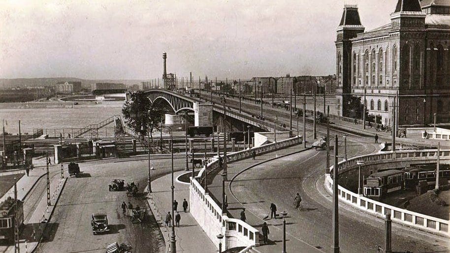 The Fascinating History of Petőfi Bridge