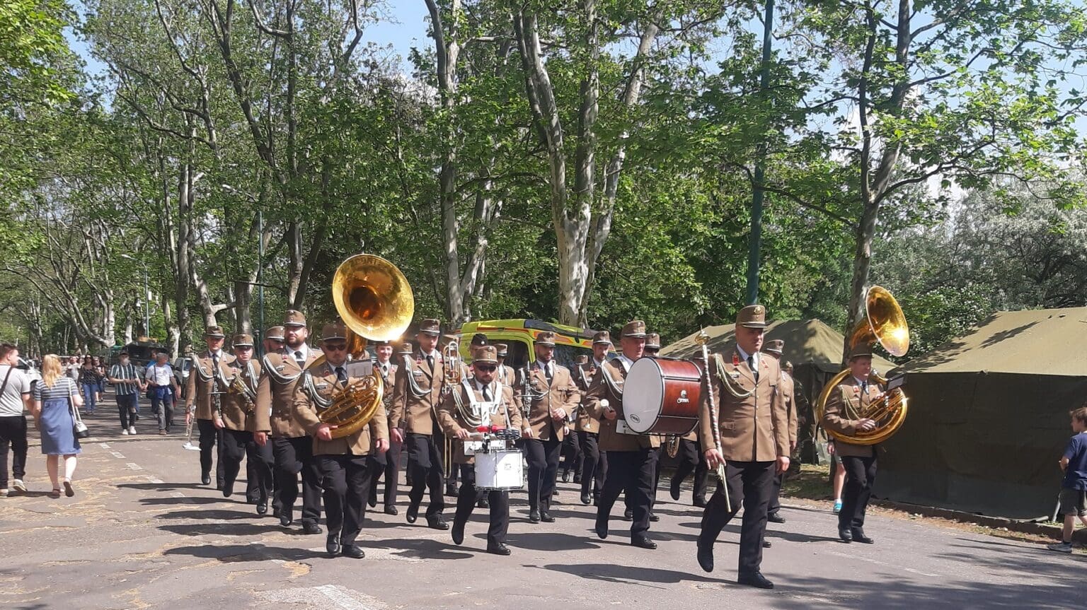 Hungarian Defence Forces Celebrate National Defence Day with Family Day at City Park