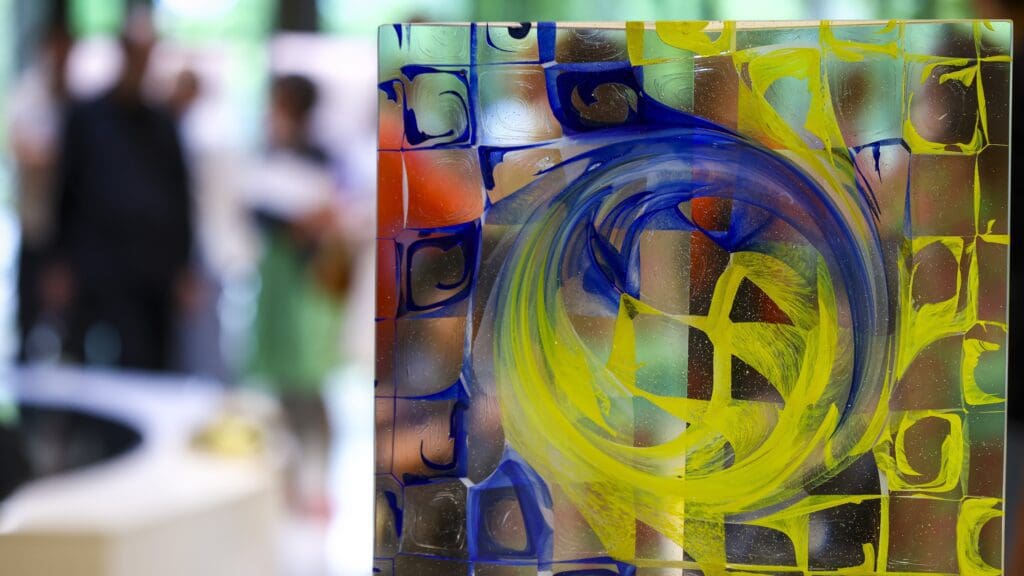 Travelling Exhibition of Contemporary Hungarian Glass Arts Opens in Budapest