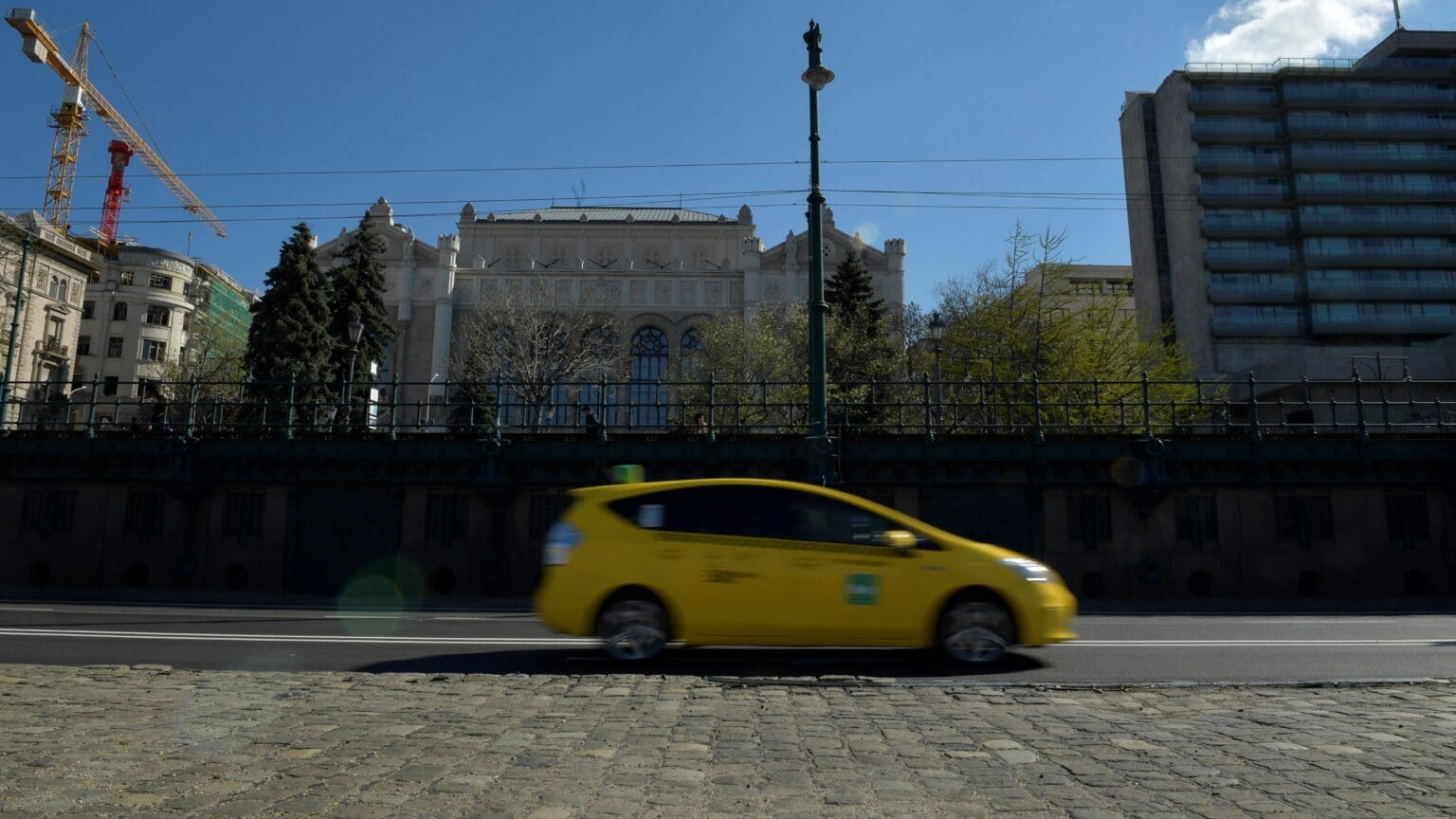 Budapest City Assembly Passes Taxi Law Changes Despite Driver Opposition