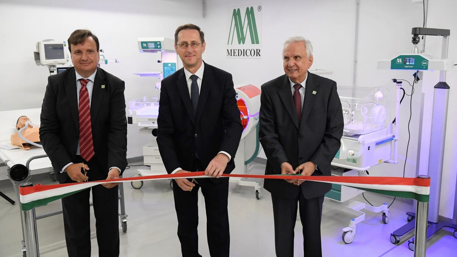 New Manufacturing Hall for Medical Technology Built with Government Support