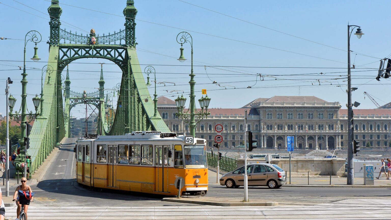 Tram Network Between Buda and Pest Re-connected 77 Years Ago
