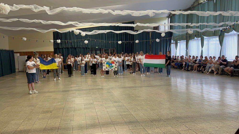 Hungarian Law Enforcement School Welcomes Ukrainian Children as Guests  