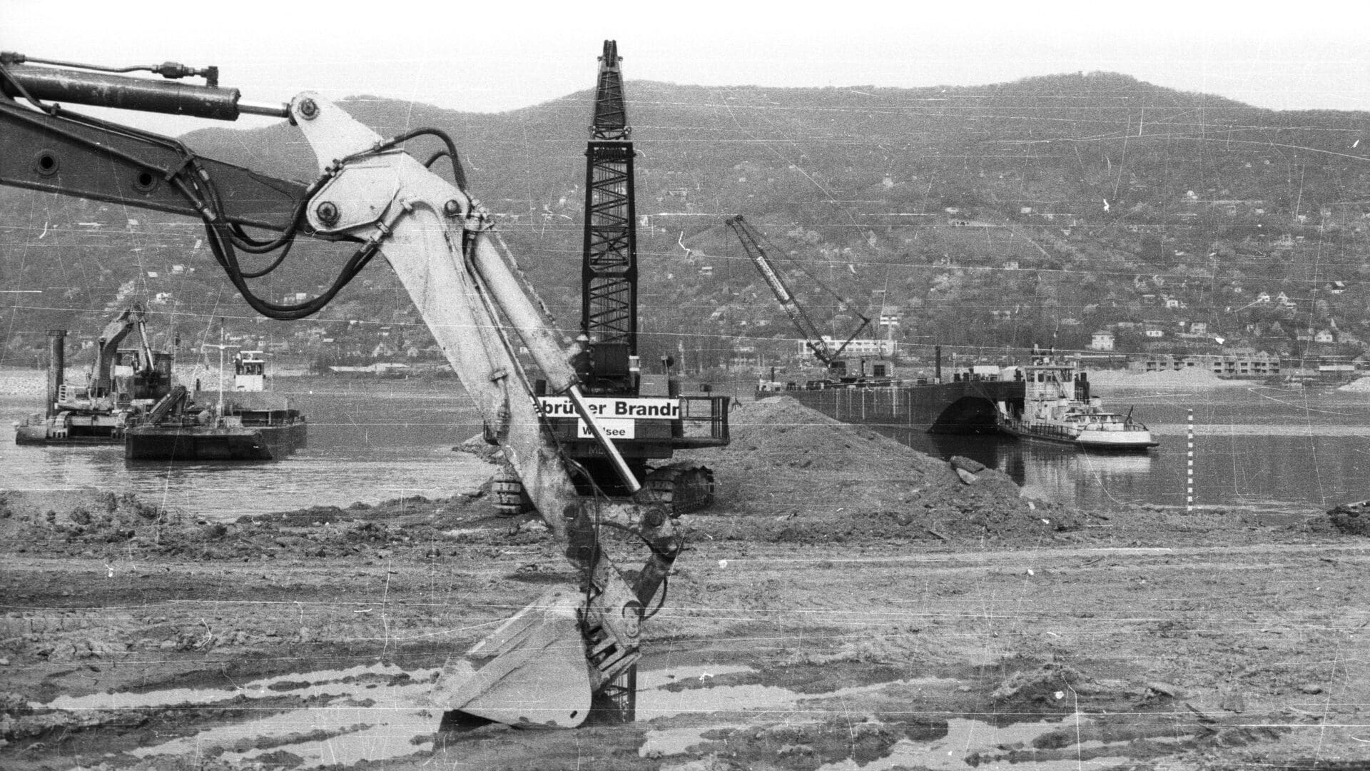 Construction of the Bős-Nagymaros Dam in 1989.