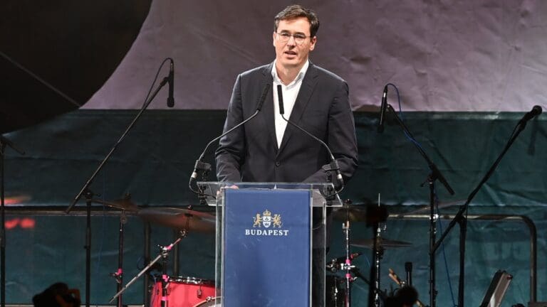 Budapest Mayor Addresses Demonstration on 23 October