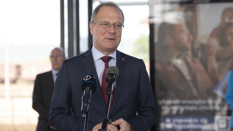 ‘Digital Revolution’ Will Change Public Administration Completely, Minister Navracsics Says