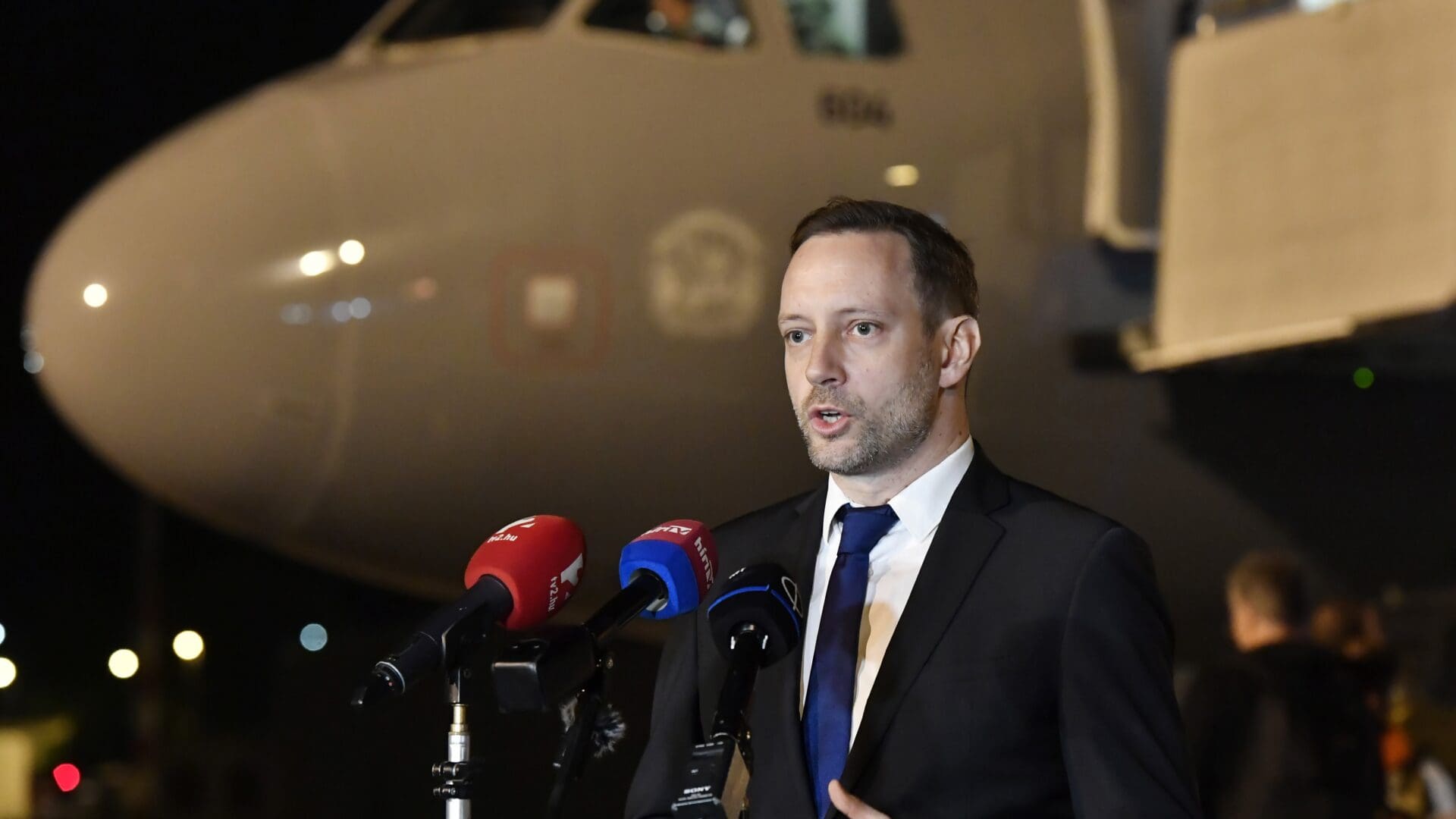 Tristan Azbej speaking at the welcoming home ceremony of the search and rescue teams returning from Libya on 25 September 2023 at the Liszt Ferenc international airport.