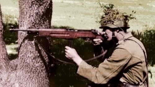 Soldier of the Royal Hungarian Army handling a Király M39 submachine gun.