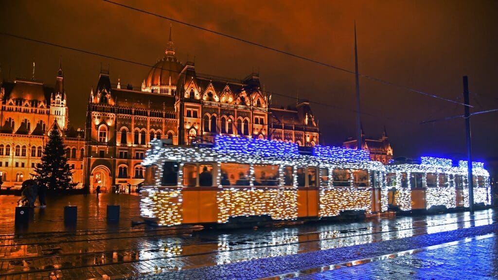 Festive Light Trams and Buses Mark the Winter Holiday Season in Budapest
