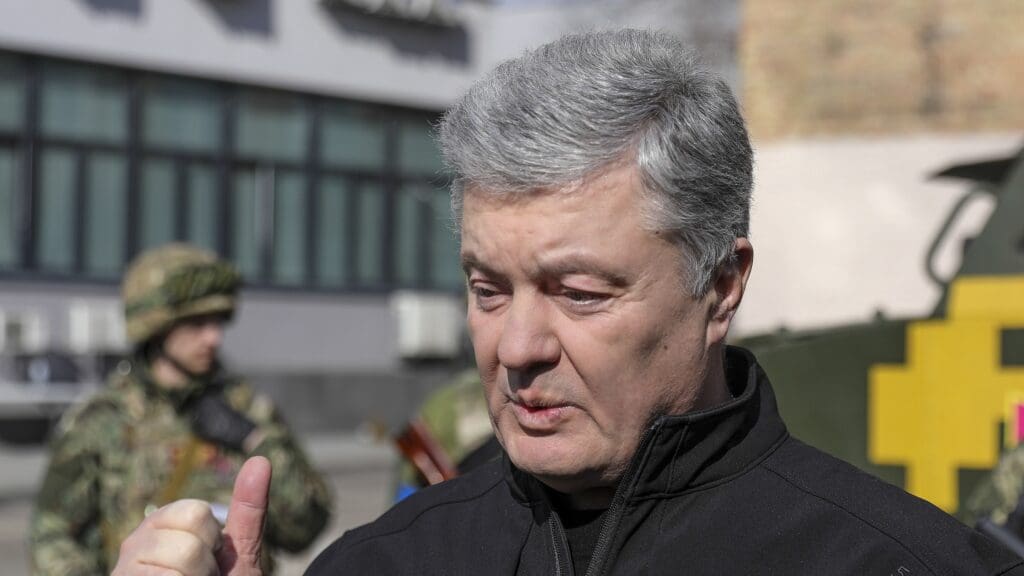 Former Ukrainian President Poroshenko Barred from Leaving his Country