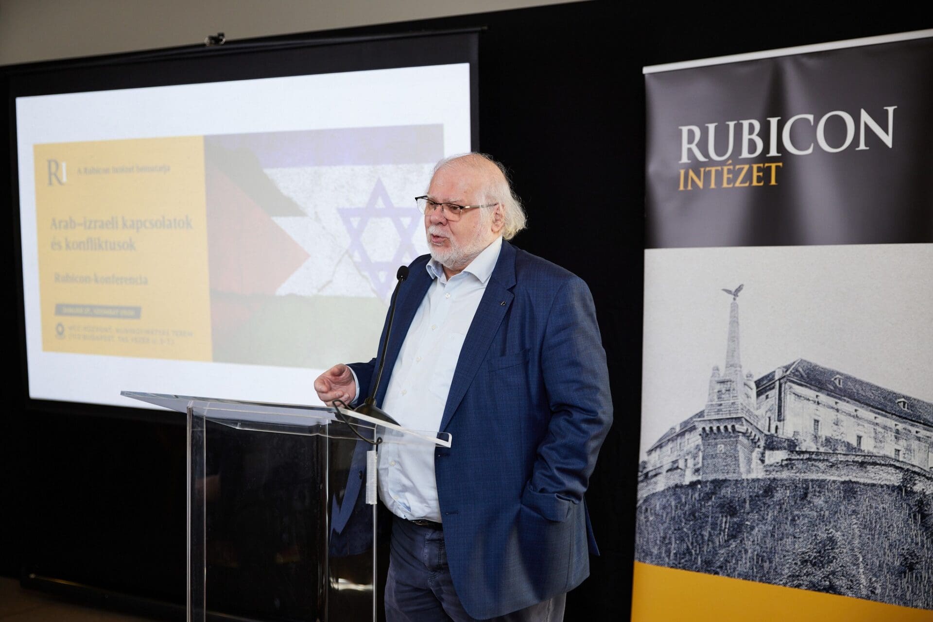 Co-Chairman of the Rubicon Institute Árpád Rácz welcomes the participants of the conference on Arab-Israeli relations on 27 January 2024.