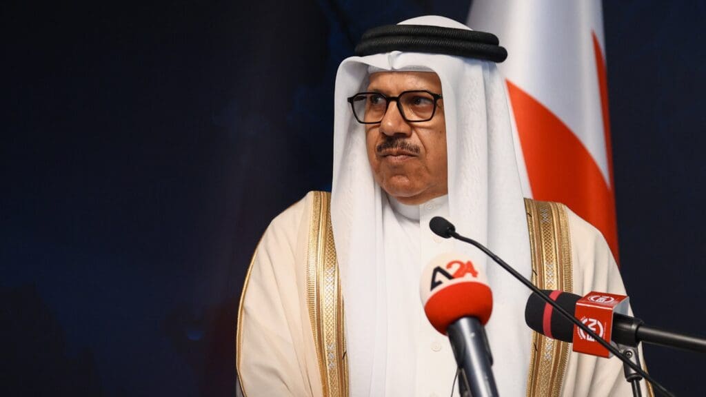 Bahraini Foreign Minister Abdullatif bin Rashid Al Zayani at his joint press conference with Russian Foreign Minister Lavrov in Manama on 31 May 2022.