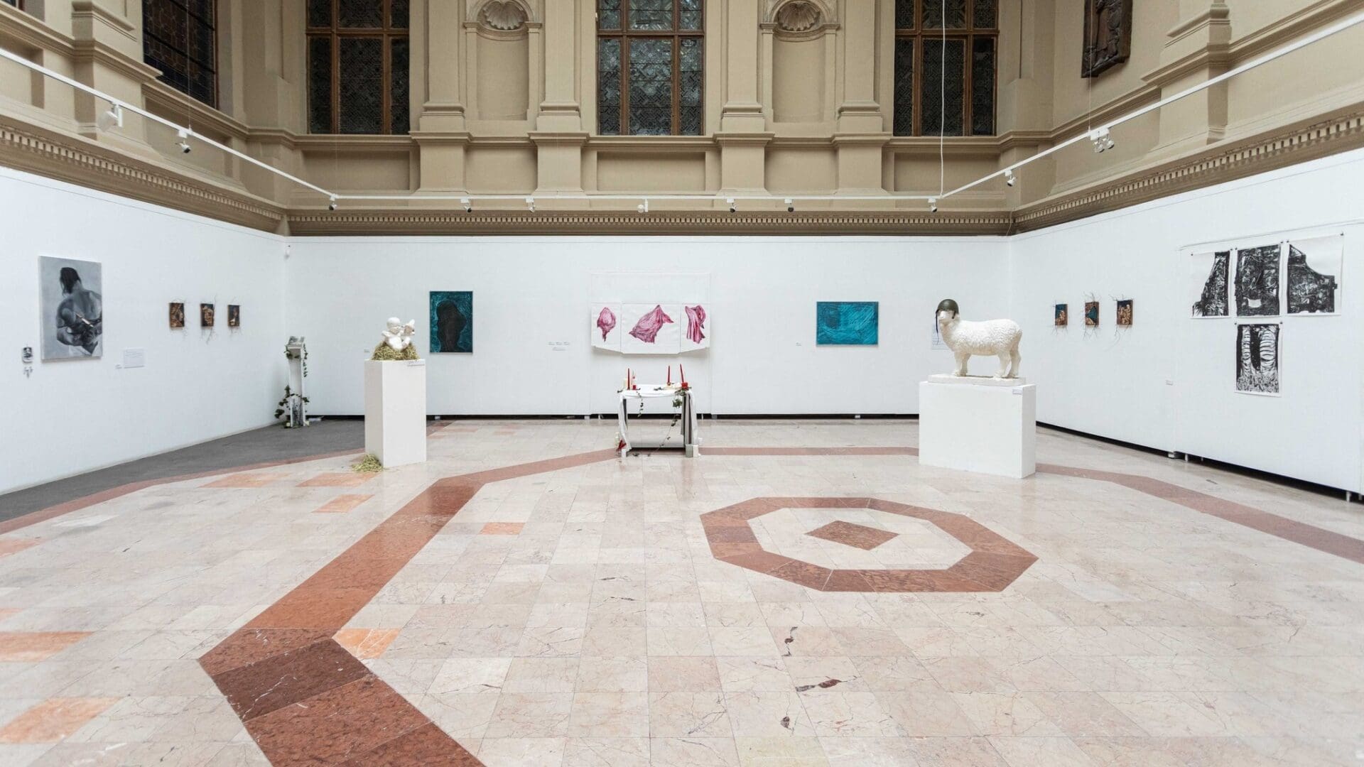 The exhibition Sinner Also Drink from the Wine in the Aula of the University of Fine Arts on 13 February 2024.