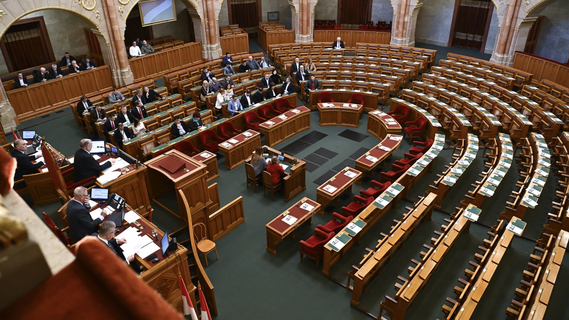 The floor of the Hungarian National Assembly during the extraordinary session on 5 February