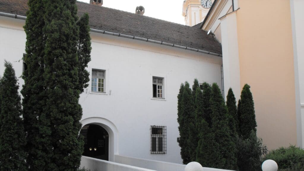 The building of the former Franciscan monastery, now home to the Kodály Institute in Kecskemét.