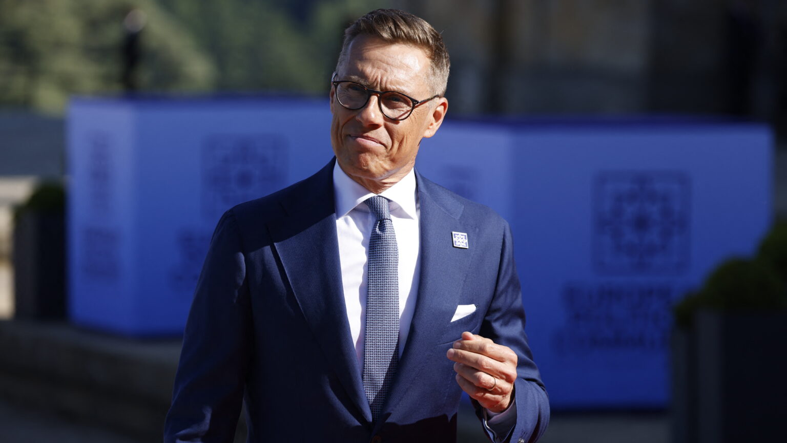 Finnish President Urges Ukraine to Negotiate Peace Without Preconditions