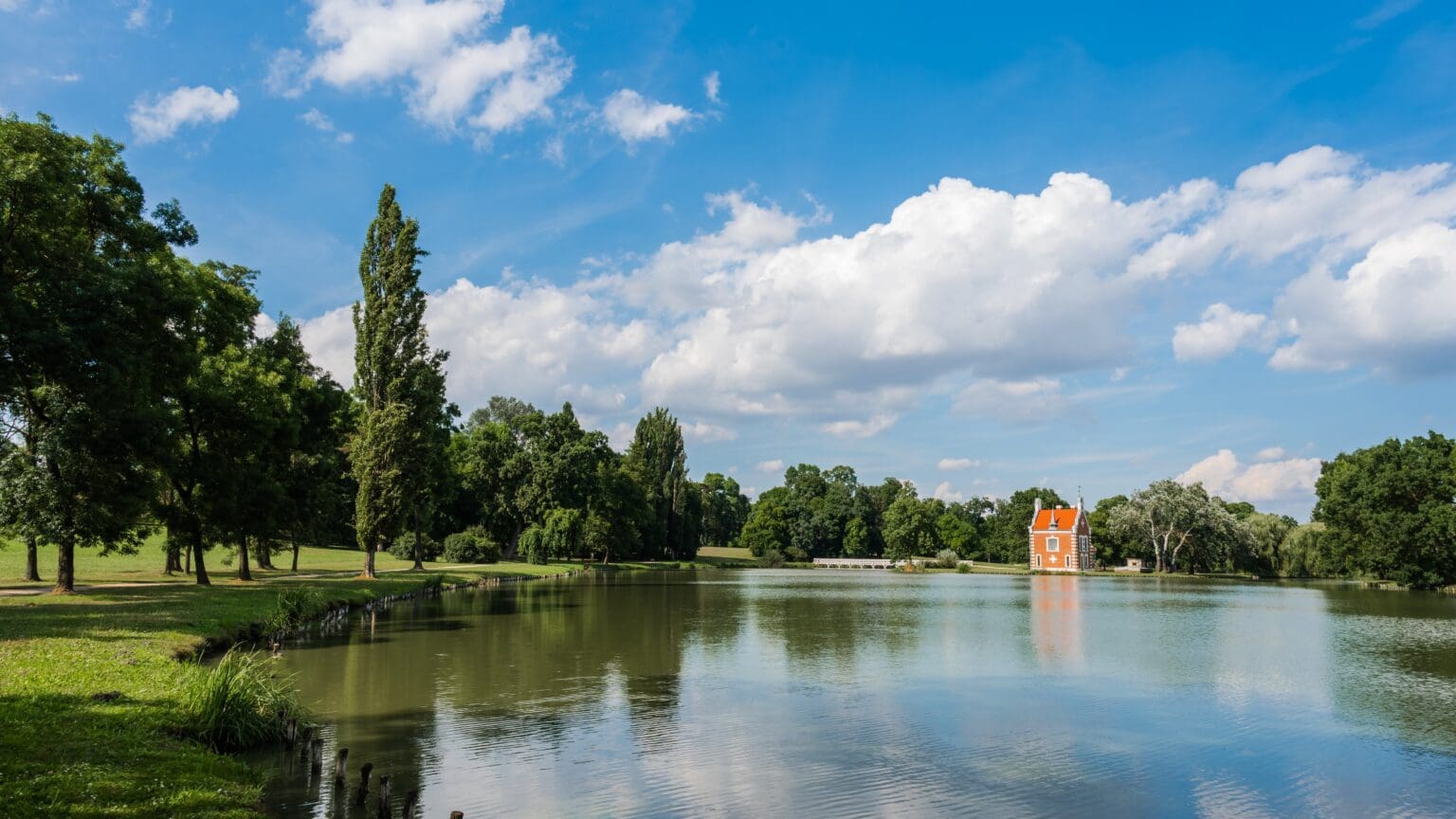 Summer Garden Cinema and Evening Programmes at Hungary’s Largest English Garden