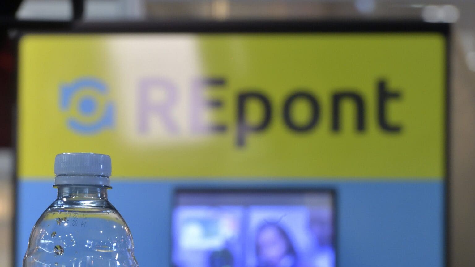 Former President Áder Delves into Newly Introduced Return System for Beverage Containers