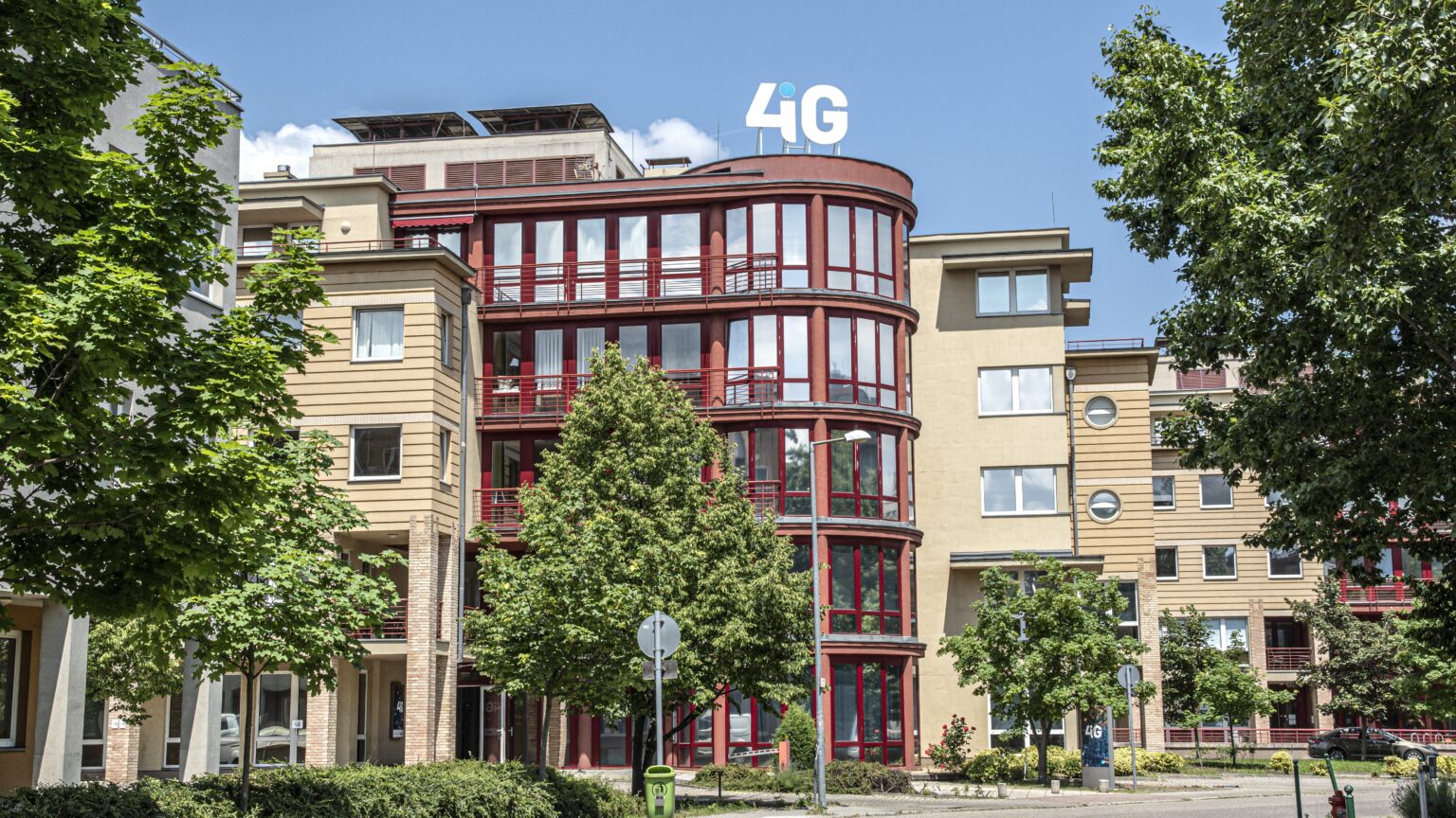 Vodafone Hungary Rebrands as One Magyarország with Major Changes Ahead