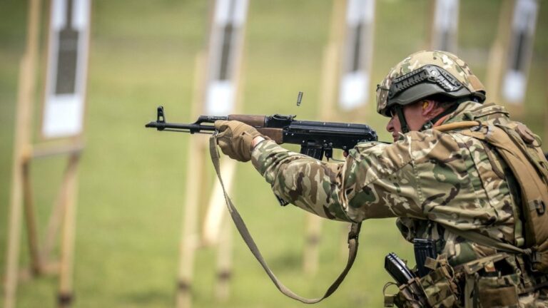 Defence Minister: More and More Volunteer for Territorial Defence Reserves