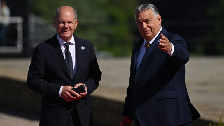 Scholz Ready to Negotiate with Putin — The First Ray of Hope in the Fog of War?