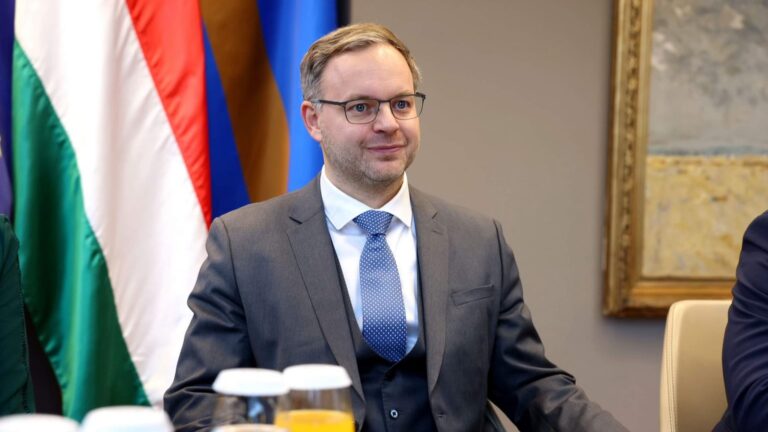 Balázs Orbán Defends Doctoral Thesis Despite Attacks from Progressive Networks