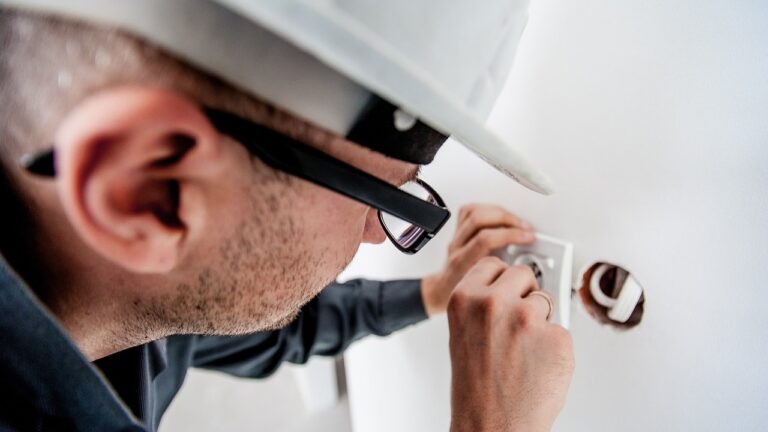Hungarian Workers More Confident About Job Security and Savings