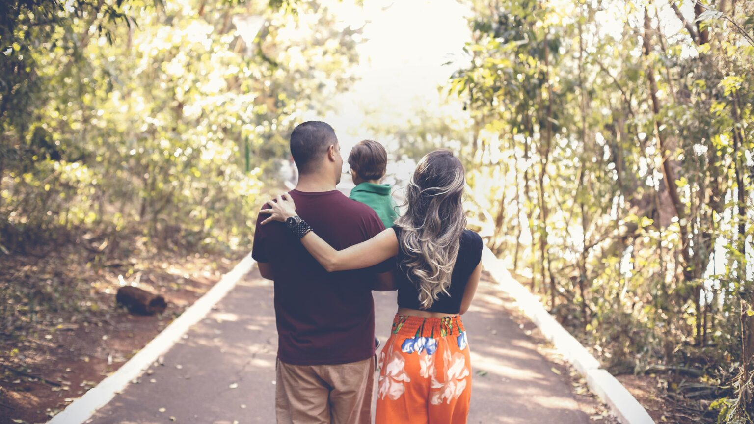 Bryan Leib Lauds Hungary’s Policy of Tax Exemptions for Mothers