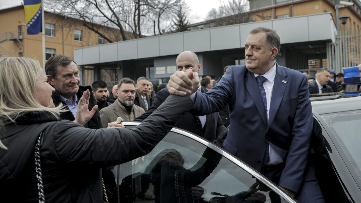 Federal Court Lifts Arrest Warrant for Bosnian Serb Leader Milorad Dodik