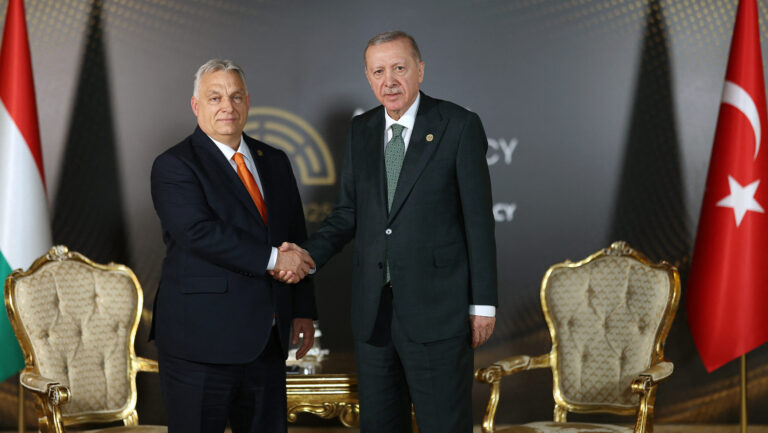 Orbán Meets Erdoğan Amid Large-Scale Opposition Protests in Türkiye