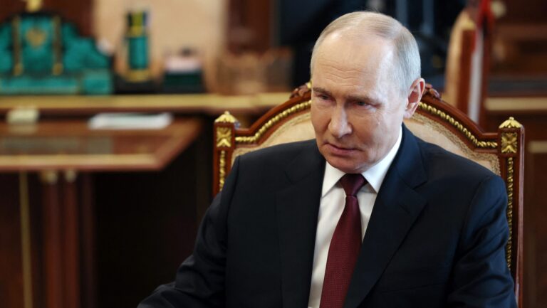 Putin Declares Easter Ceasefire Amid Fears US May Abandon Ukraine Peace Talks
