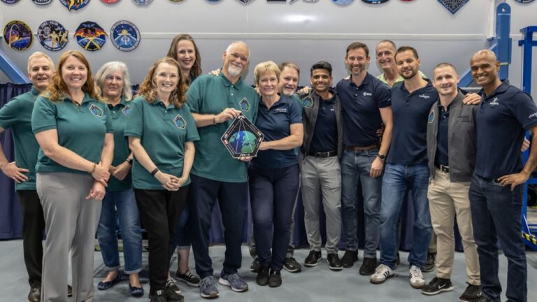 Hungarian Astronauts Complete NASA Training Ahead of Axiom Mission 4