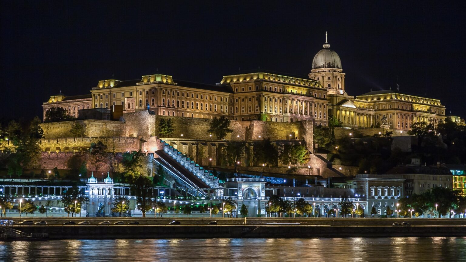 New Website Enhances Visitor Experience at the Buda Castle District