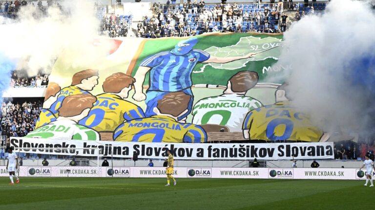 DAC Files Official Complaint for Anti-Hungarian Banner by Slovan Fans