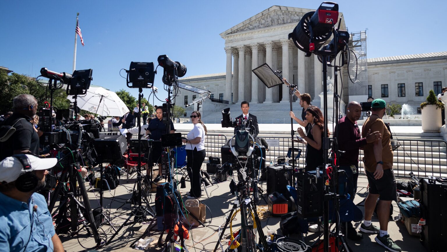 The Media and the Rise of Anti-Intellectual Thought in America