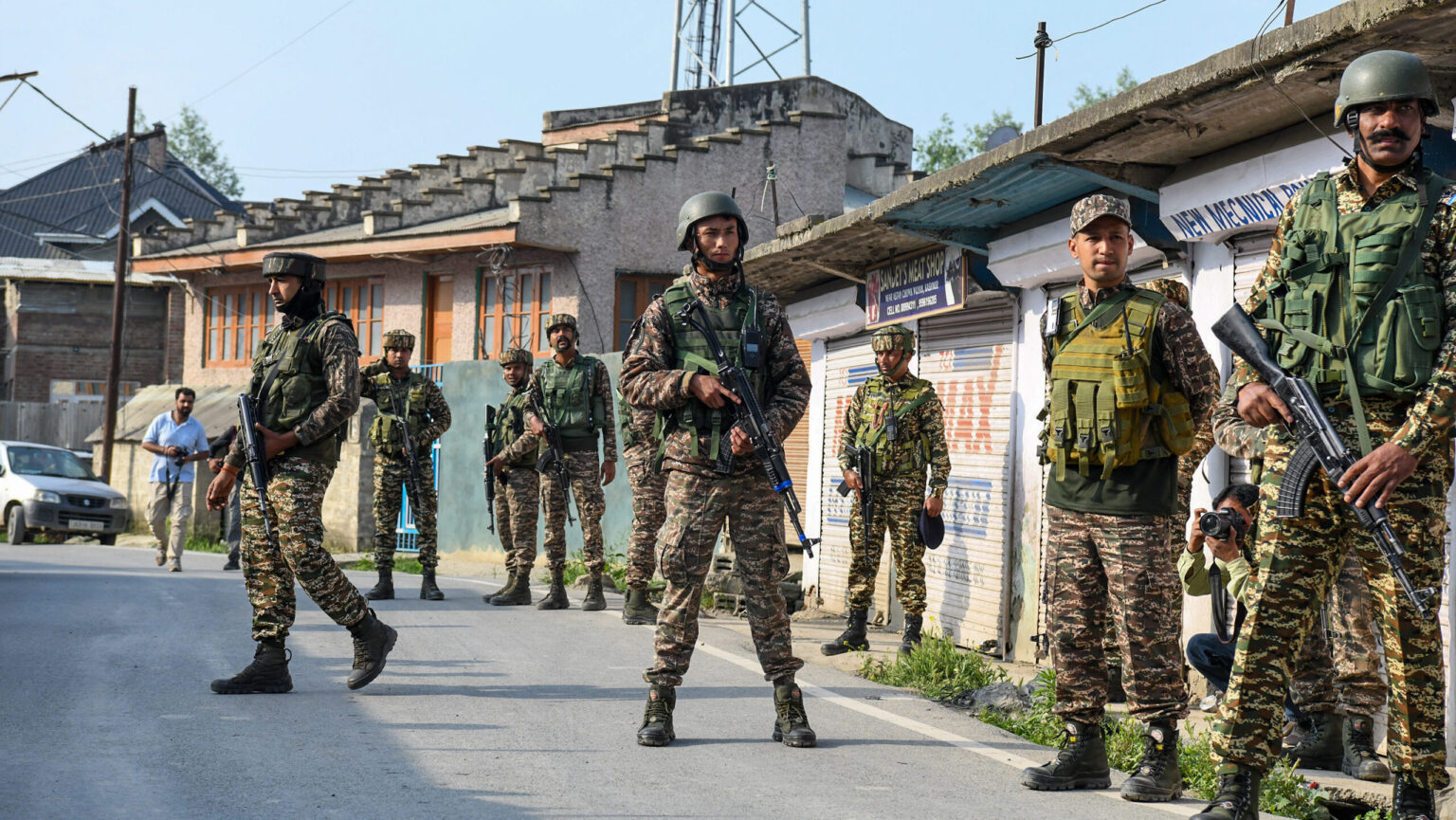 India Strikes Pakistan as Risk of Full-Scale War Mounts