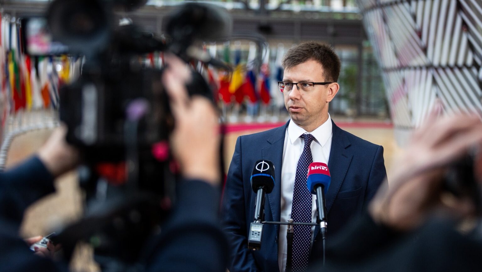 EU Commission Pressures Hungary to Withdraw Transparency Law Proposal