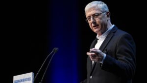 Ferenc Gyurcsány Resigns from Politics and Announces Divorce