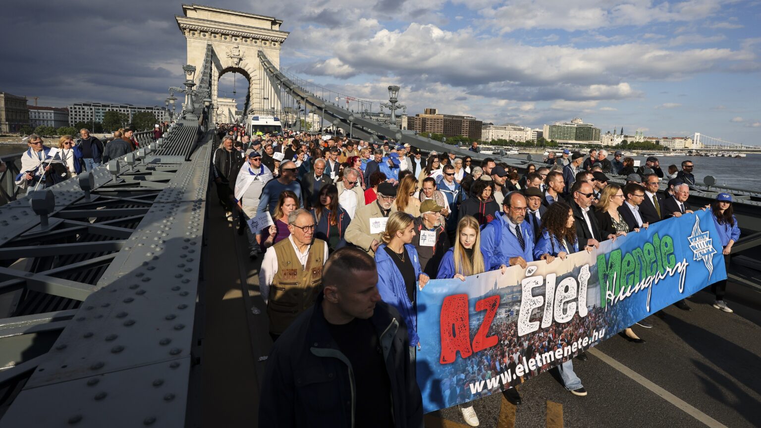 Holocaust Remembrance March Echoes Urgency in 2025