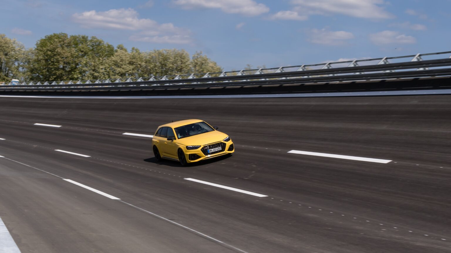 Hungary Unveils High-Speed Oval Track at ZalaZONE Automotive Test Center