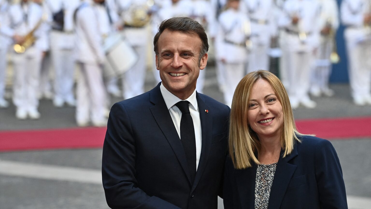 Emmanuel Macron and Giorgia Meloni: A Stark Contrast