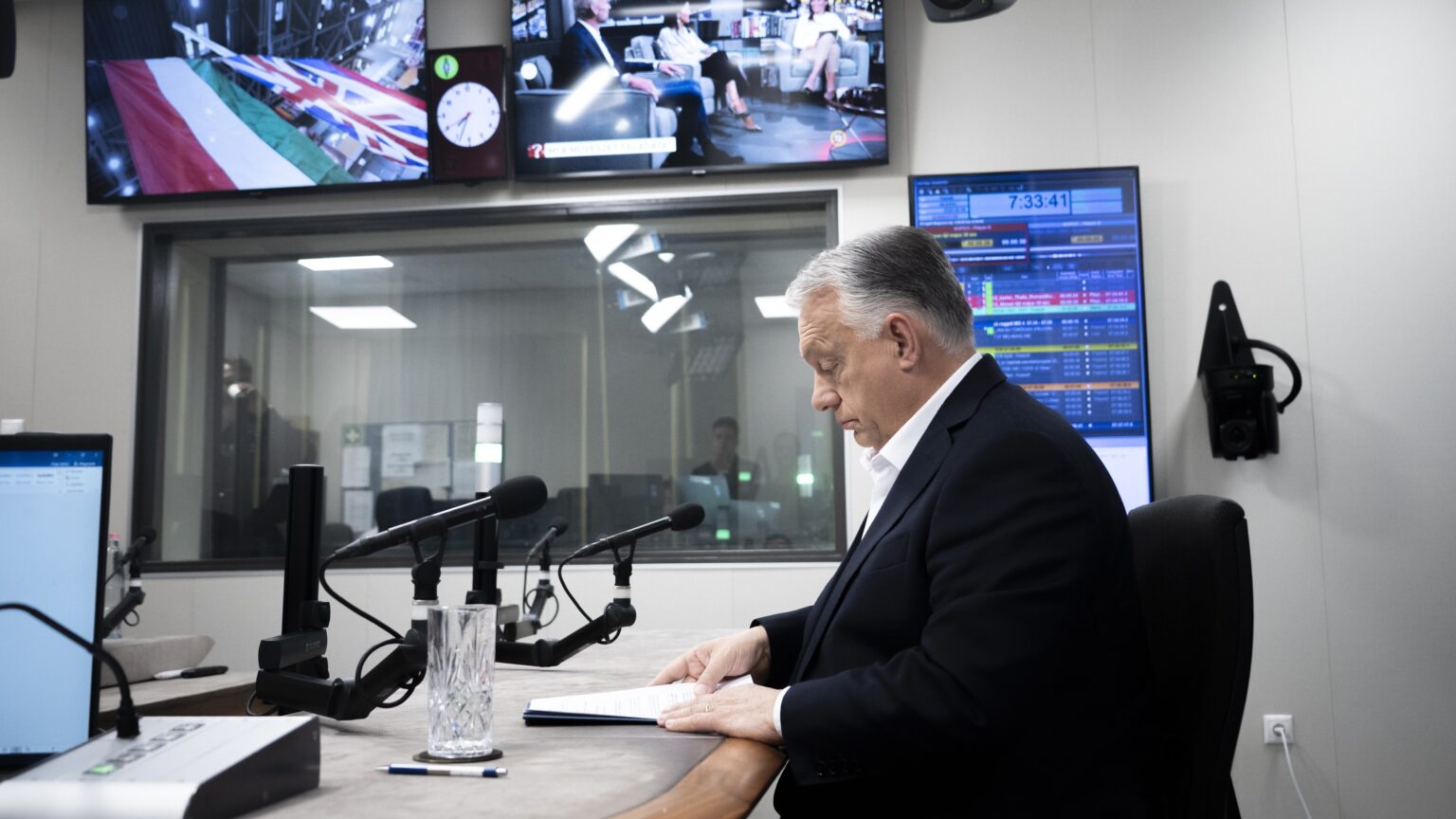 Orbán Urges Citizens to Vote on Ukraine’s EU Bid, Warns of National Consequences