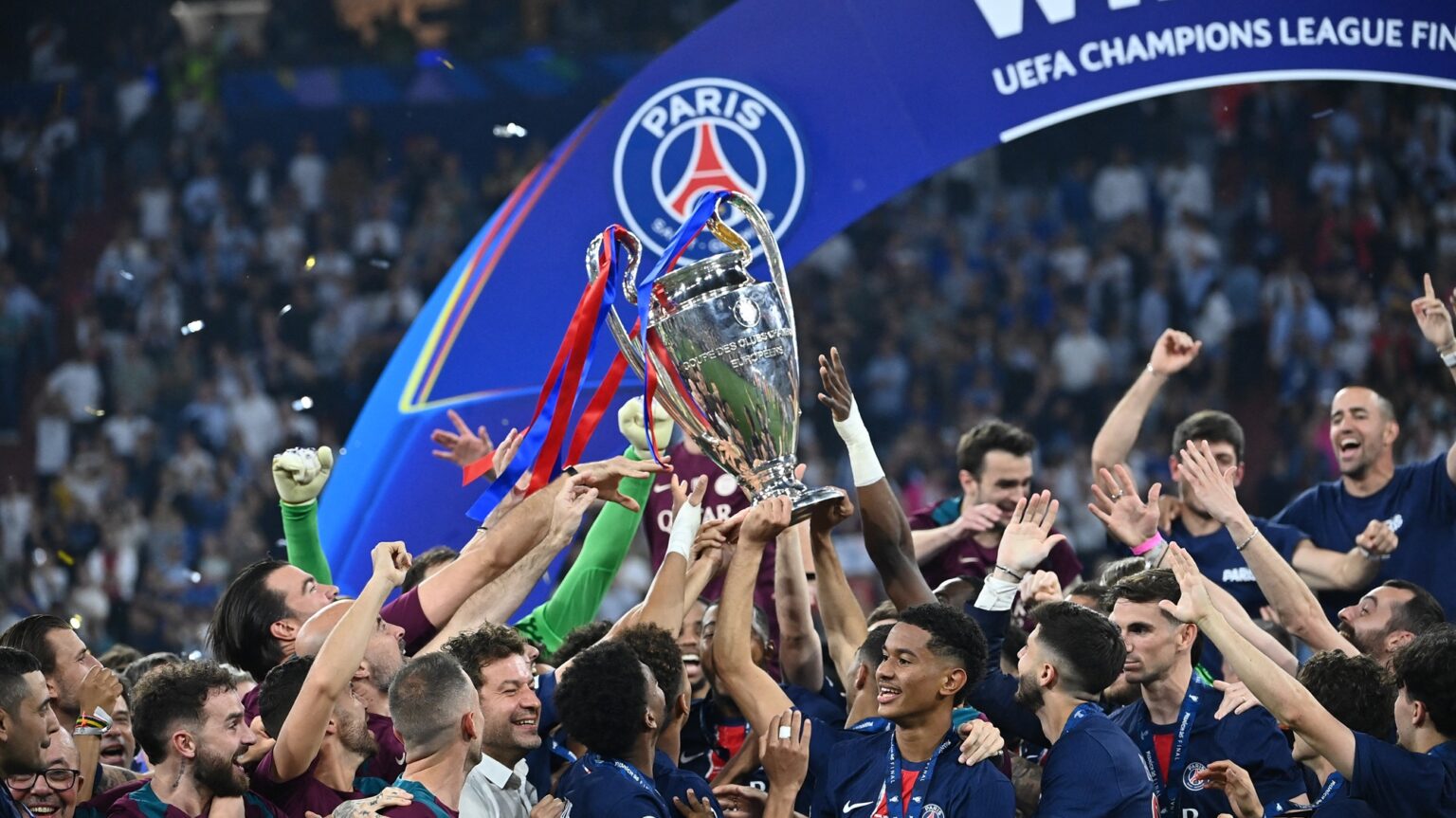 Paris Saint-Germain Blow Out Inter to Claim First UCL Title